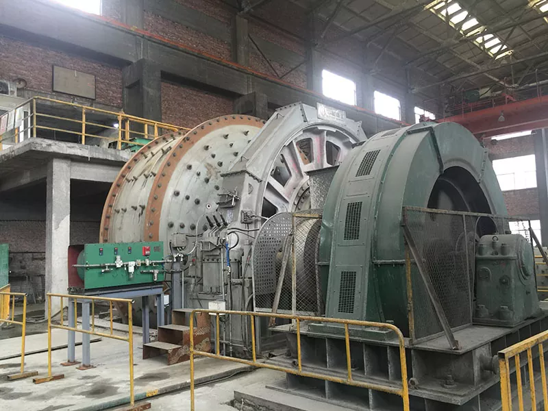 Yarı otogen mill